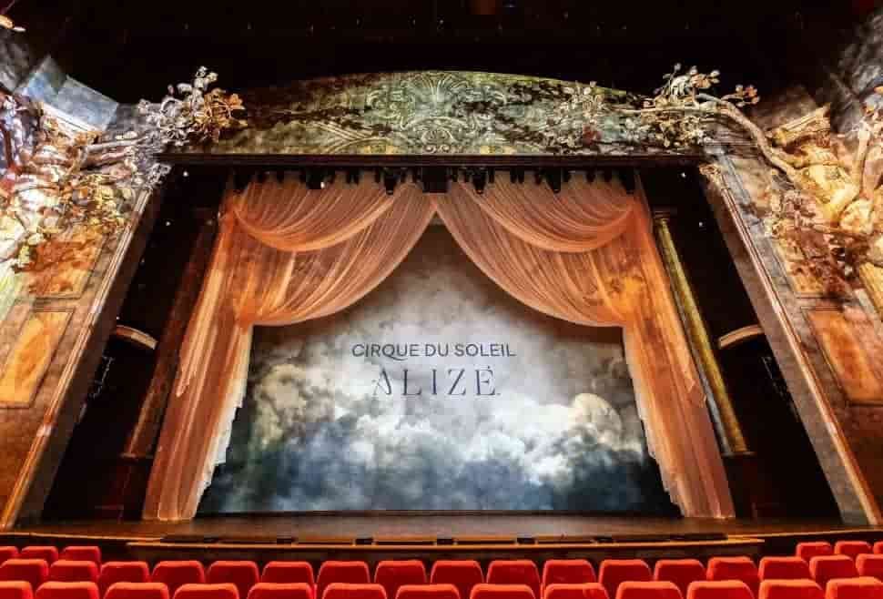 Die magische Bühne von Alizé im Theater